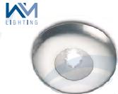 Luz exterior de cortesía LED. Cuerpo de latón con tratamiento galvánico, reflector transparente de policarbonato.